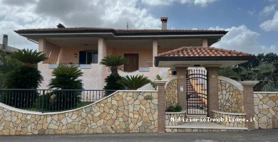 Casa In Vendita Apri...