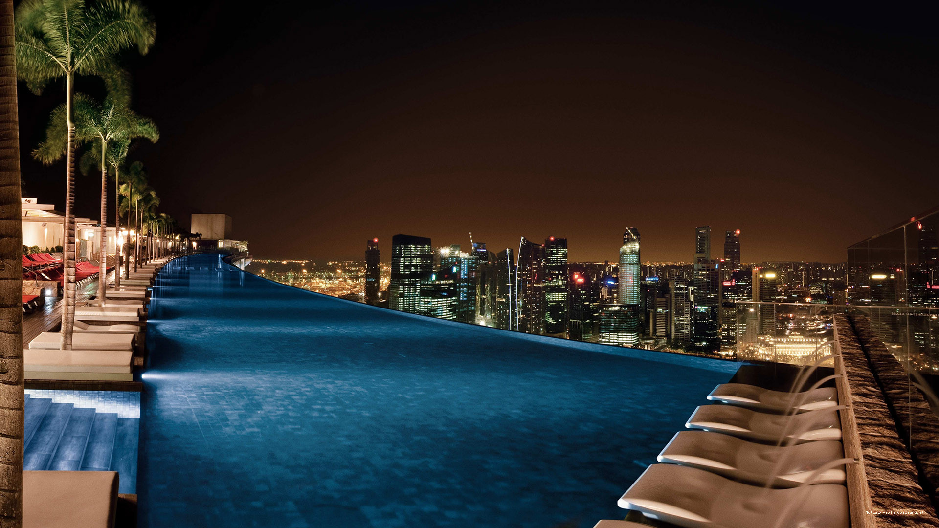 Marina Bay Sands Infinity Pool è la piscina più bella del mondo