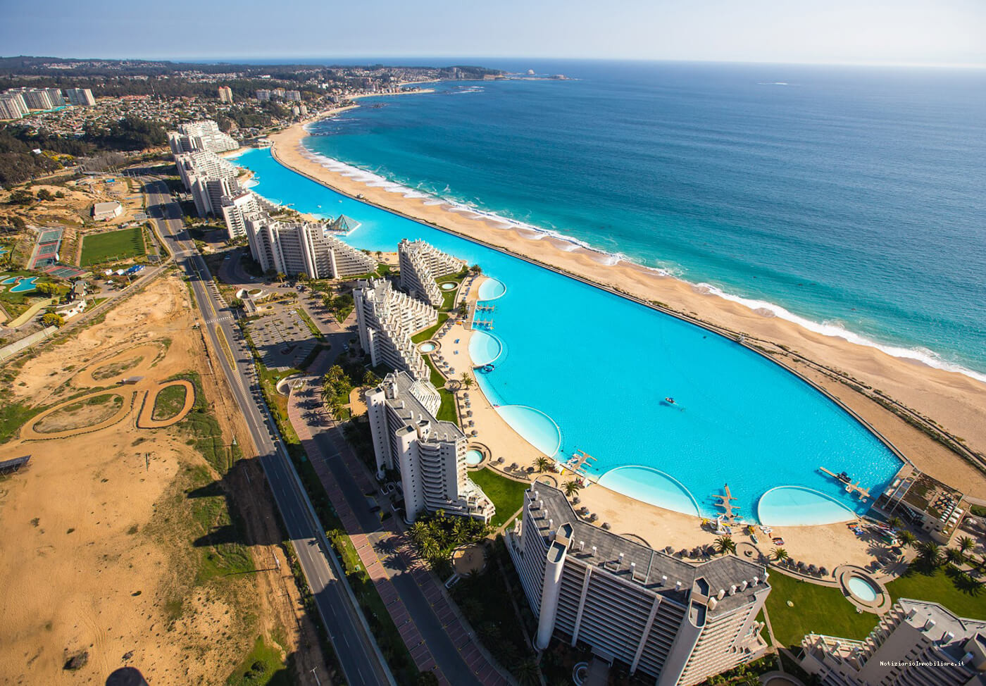 San Alfonso del Mar, situata a Algarrobo, in Cile è la piscina più grande del mondo