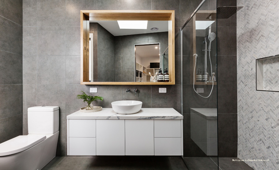 Colori per un bagno piccolo Colori per un bagno piccolo